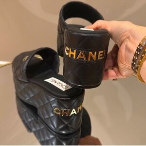 Chanel Dad sandals Quilted leather CC logo Platform mules slides sz38